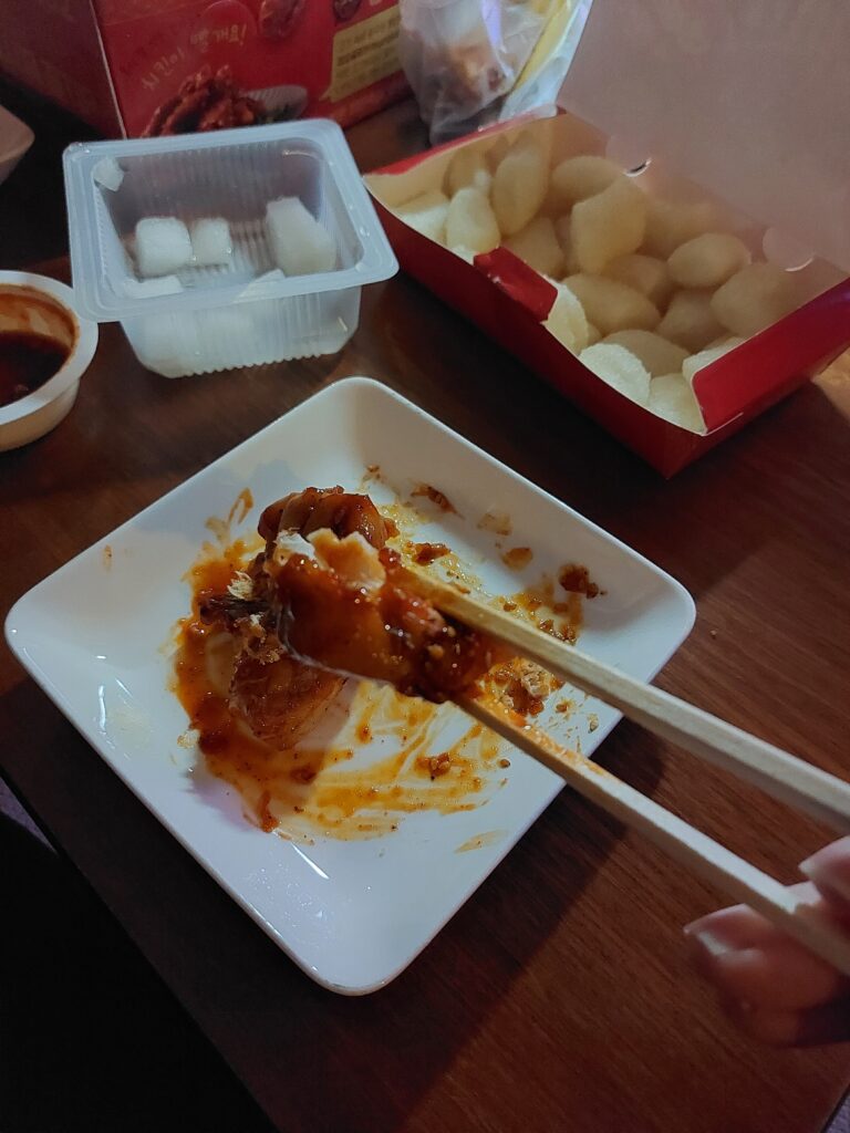 도안동 치킨 꾸브라꼬 양념 치킨 맛있게 먹자!