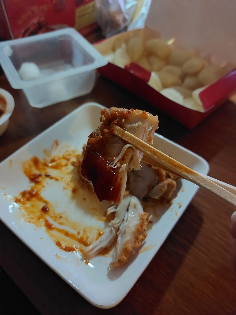 닭비린내가 나지 않아서 좋은 꾸브라꼬 숯불치킨 도안점