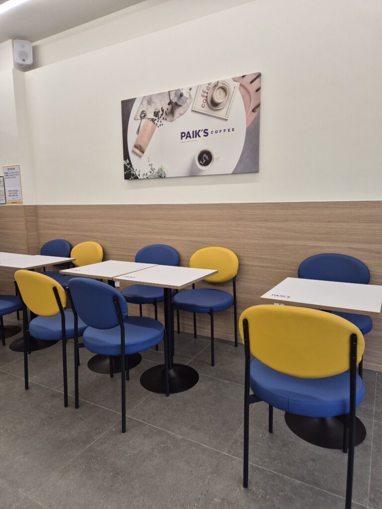 빽다방 교촌점 매장 사진