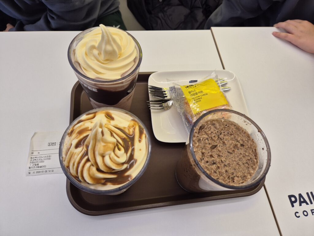 빽다방 교촌점 주문메뉴 나옴