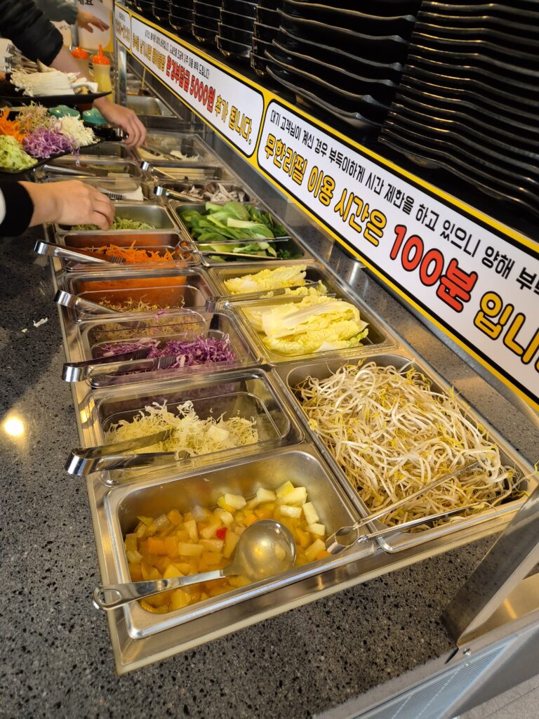 도안동 맛집 편백연가 샐러드바1