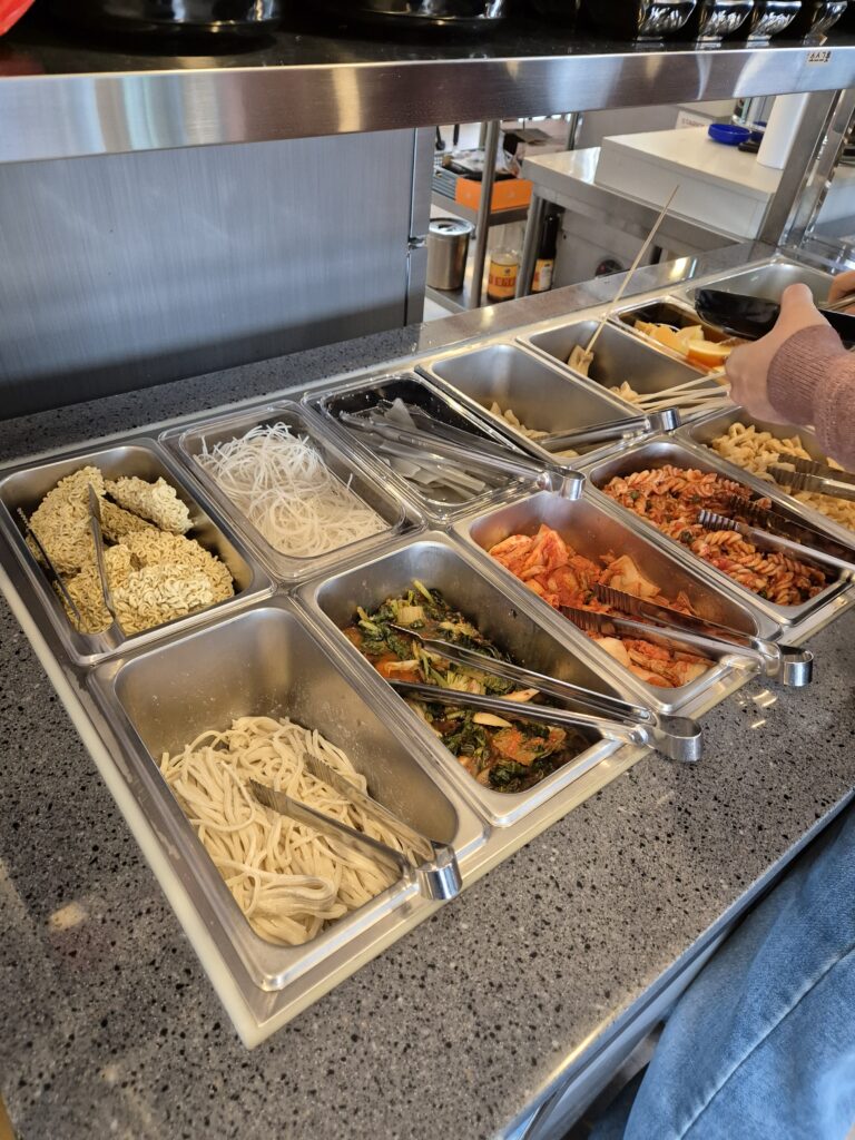 도안동 맛집 편백연가 샐러드바