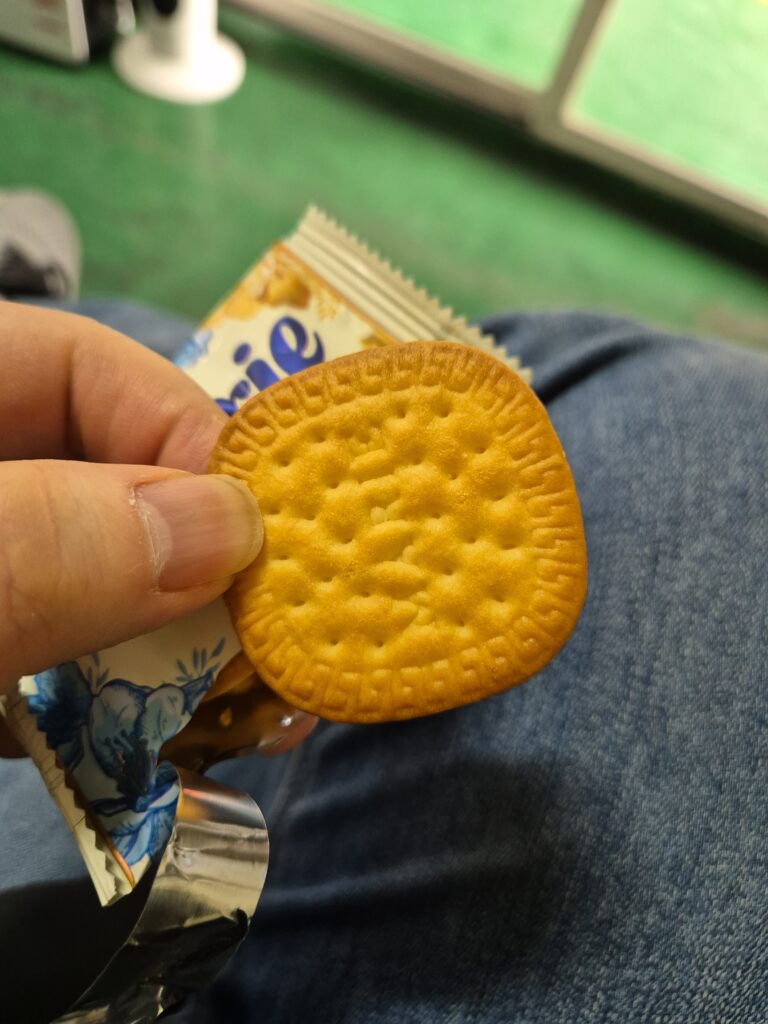 첨먹어보는 marie 쿠키! 맛좋다!