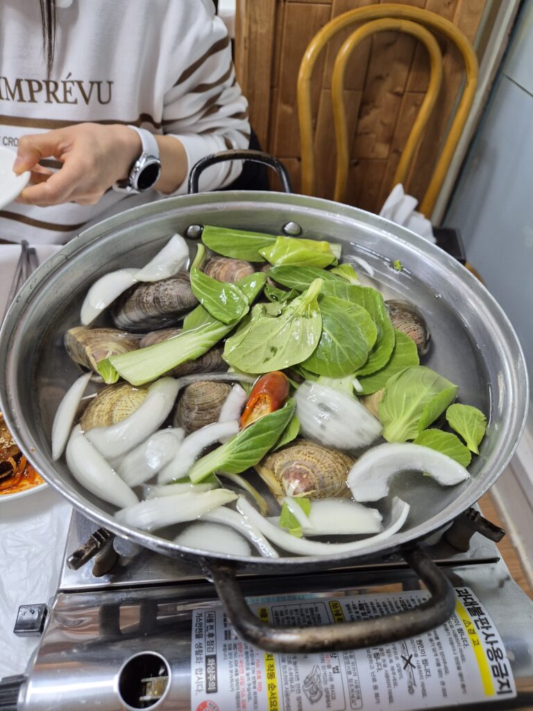 변산 군산식당 백합탕