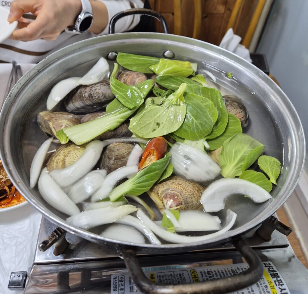 변산 군산식당 백합탕