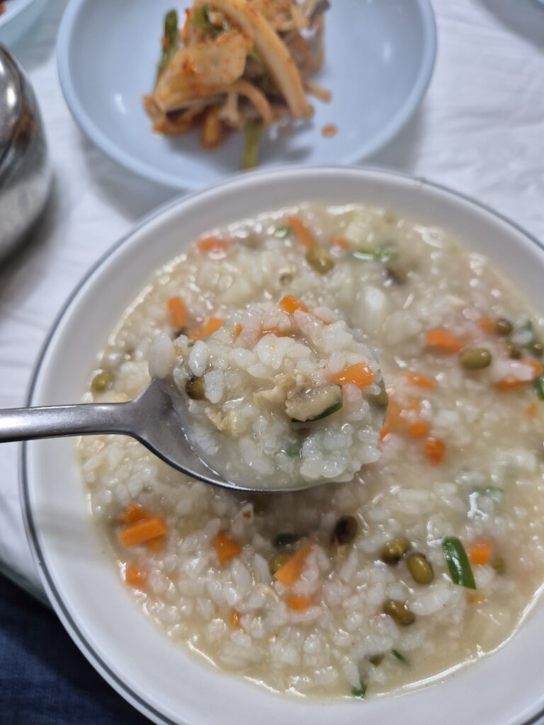 변산 군산식당 백합죽 살이 씹히는데 식감이 좋아!