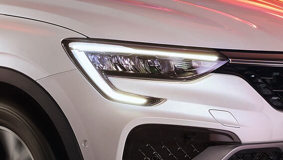2024년형 르노 XM3 전면 LED PURE 헤드라이트 및 VISION LED 주간주행등 사진