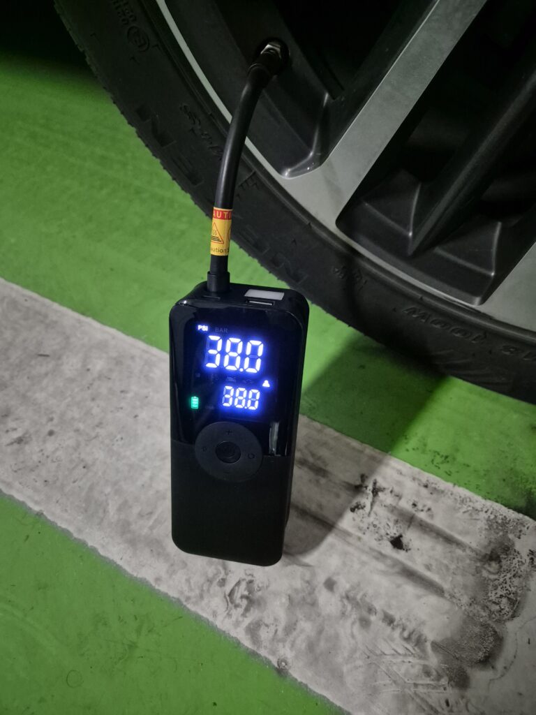 38PSI로 타이어 공기압이 전부다 채워짐!!