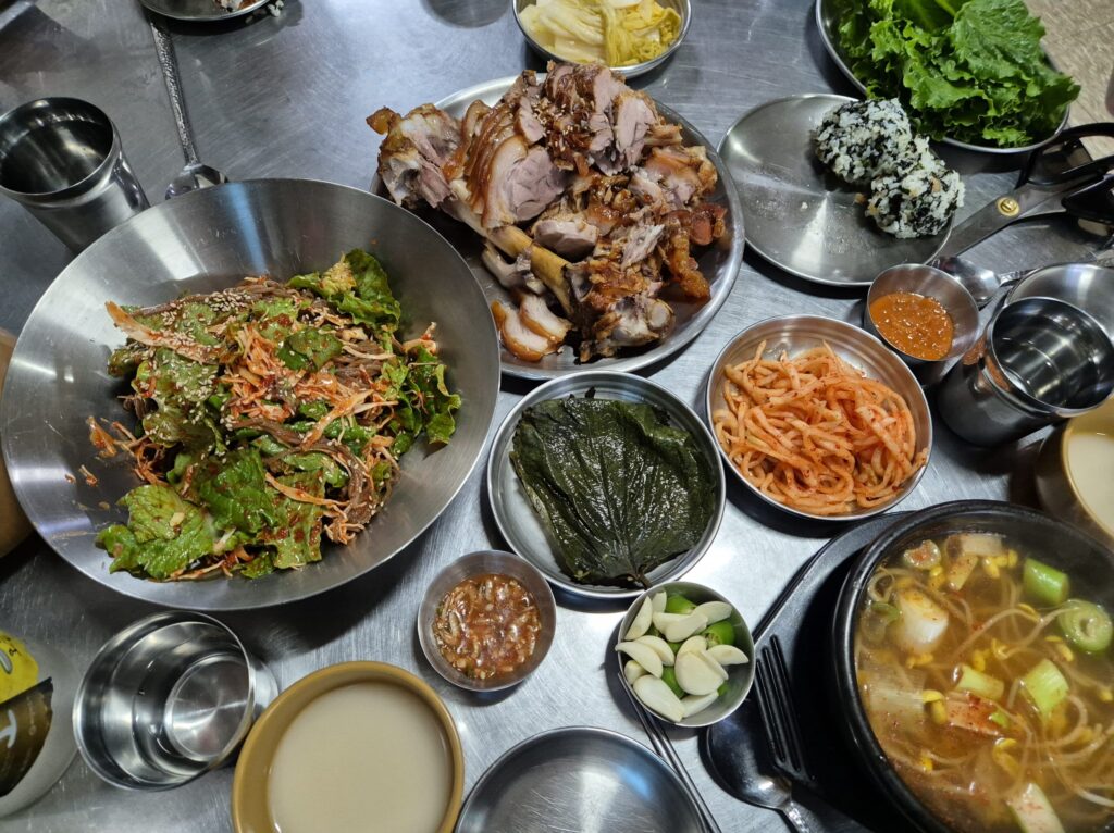 원내동 맛집 그집족발 세트 중