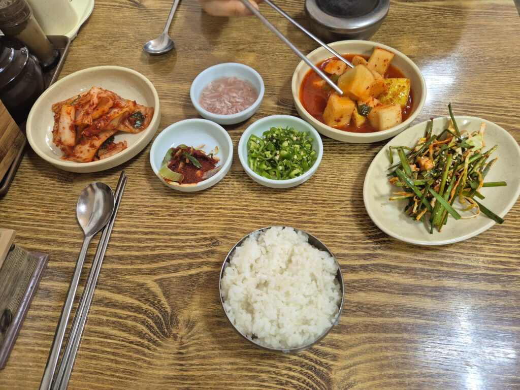 대전 한우물순대 반찬은 깍두기가 정말맛있다