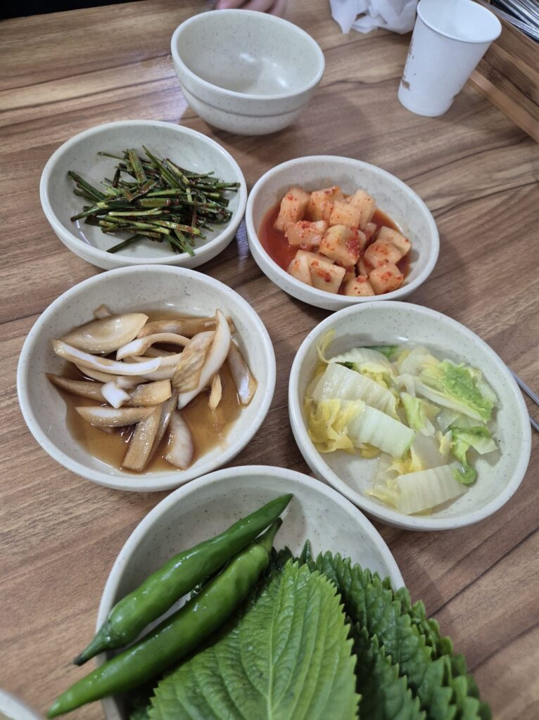 경주단골식당 돼지국밥 반찬2
