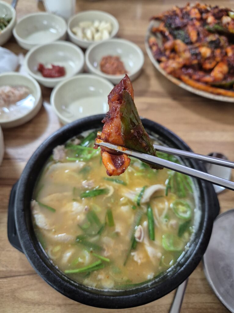 경주단골식당 오징어불고기 불향도 만족스럽다