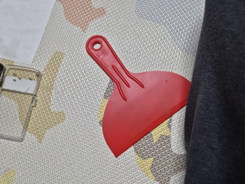 플라스틱 분해할때는 이런 헤라가 필요해요!