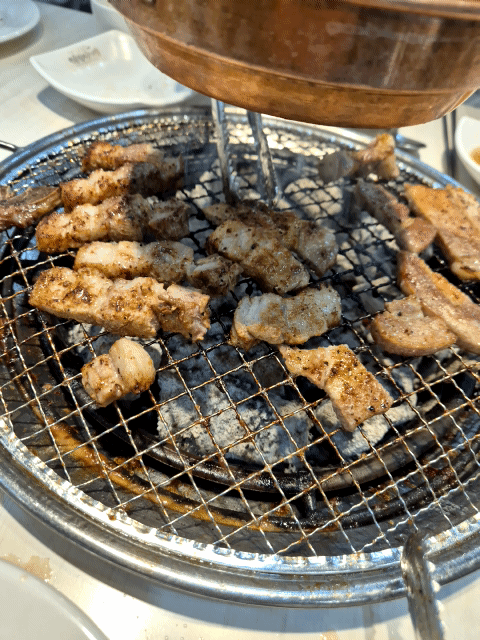 관저동 명륜진사갈비 프렌치렉과 삼겹살 굽는 영상