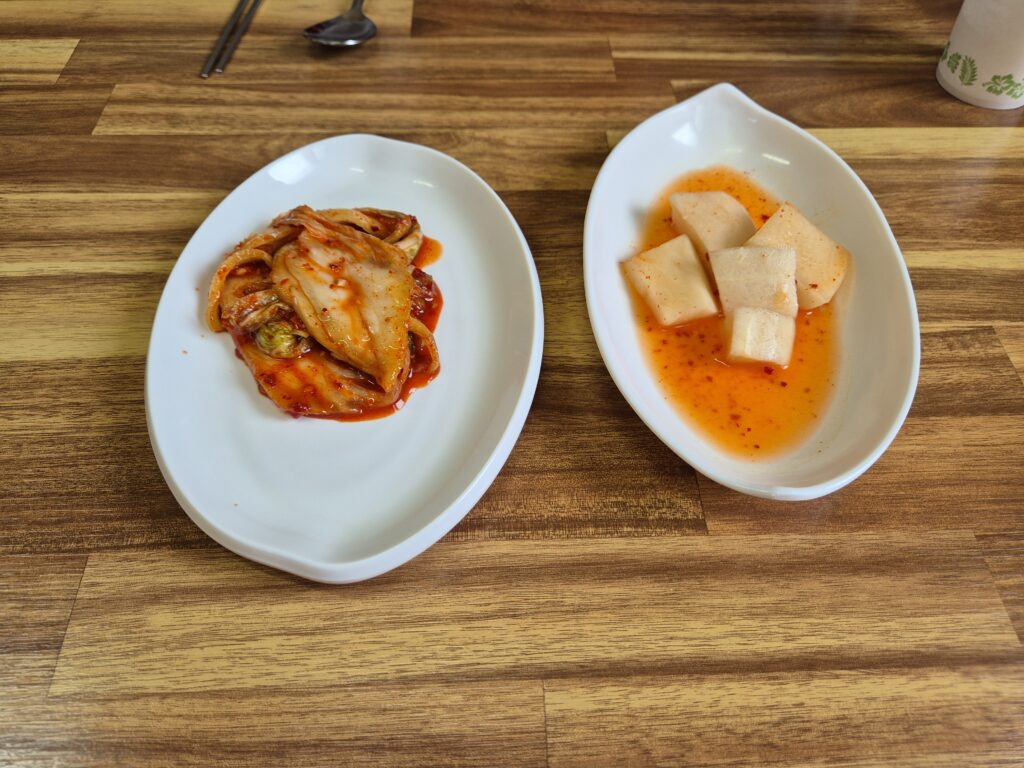 원내동 맛집 대복식당 기본 반찬
