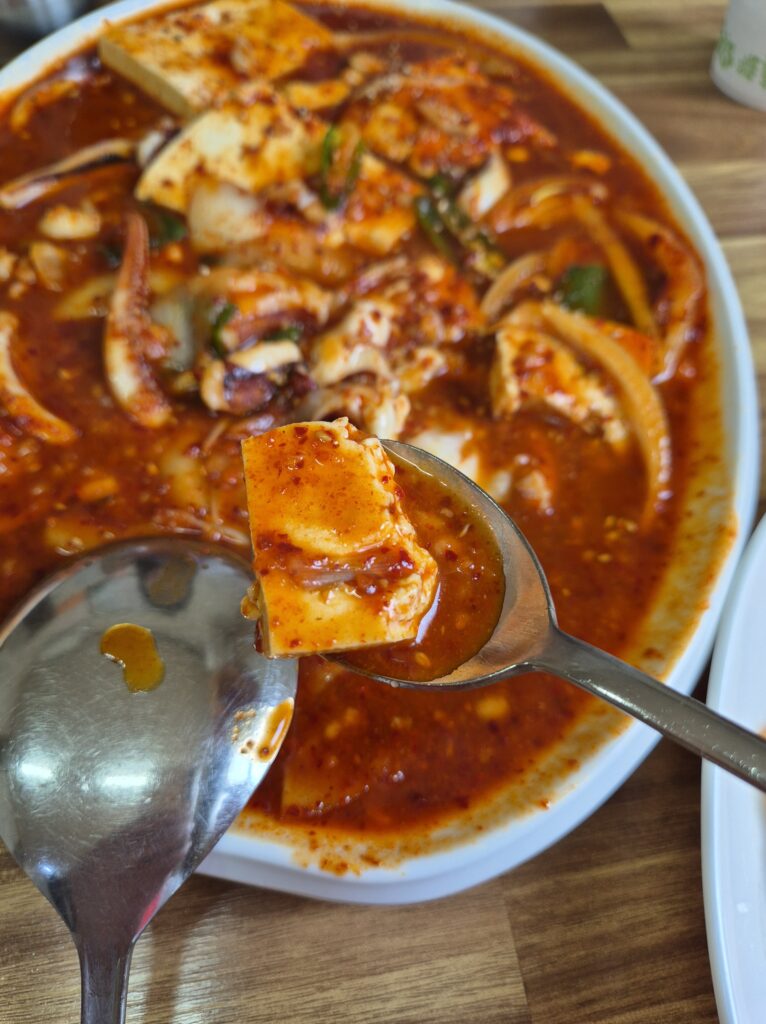 양념이 맛있어서, 두부만 더 넣고 싶다.