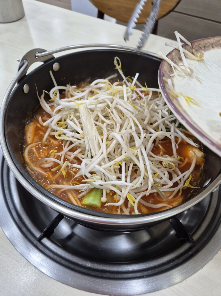 야채가 신선한 샤브만두전골