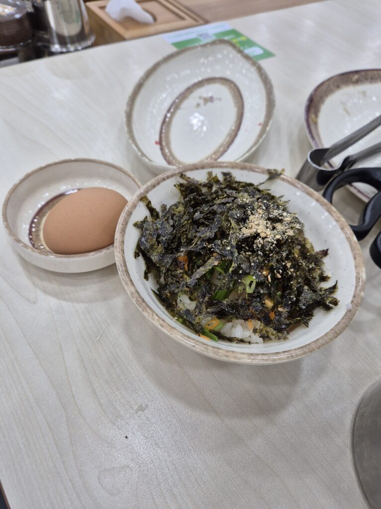 후식은 칼국수 사리 또는 볶음밥인데.. 난 밥파!!