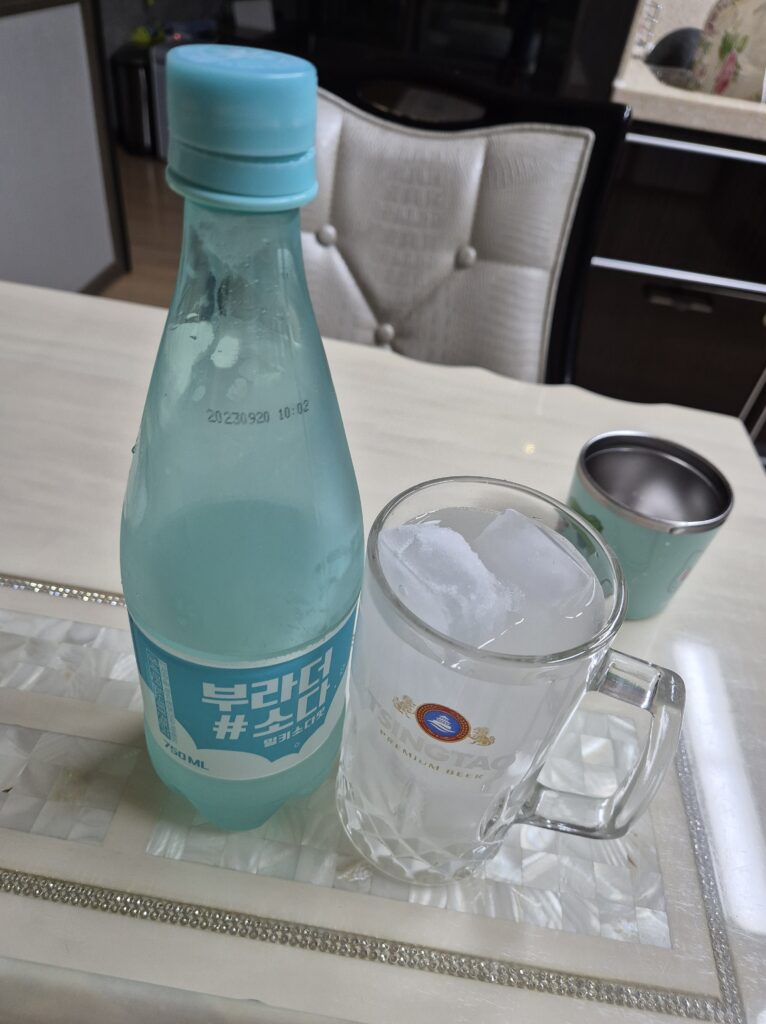 뚜껑을 열자마자 느껴지는 소다향