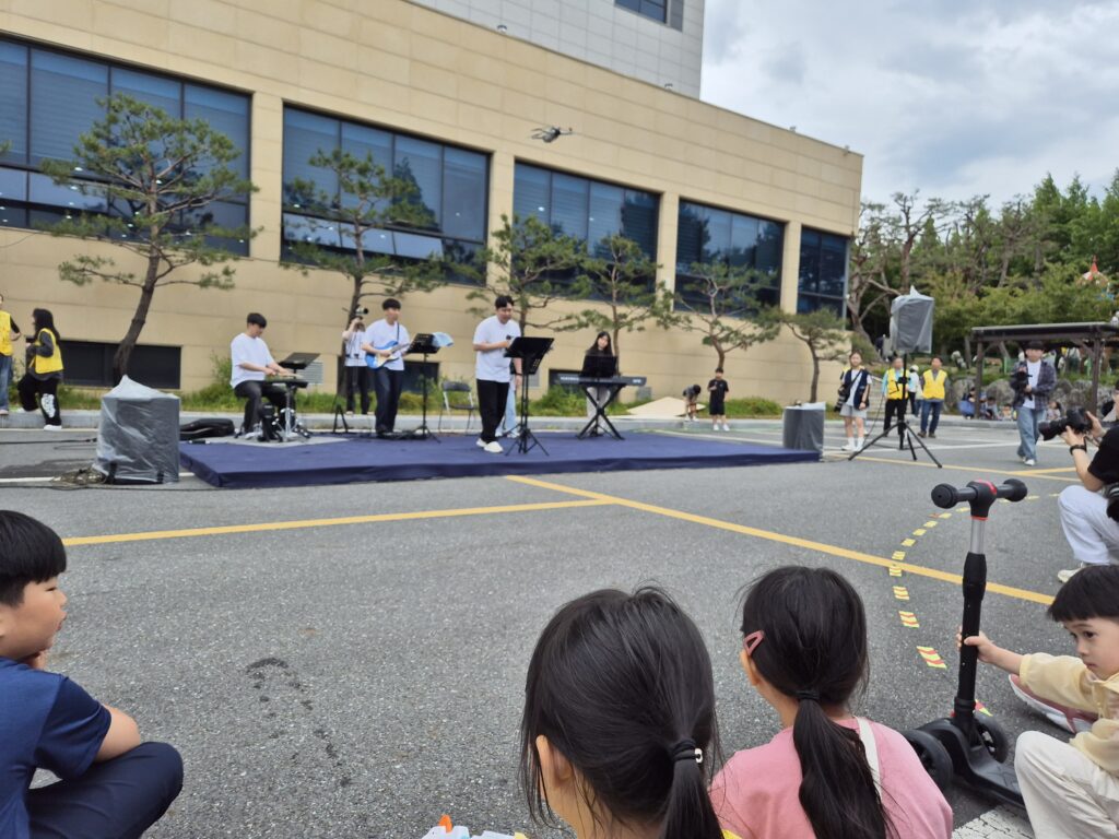 원내동 워터밤 축제 버스킹 공연