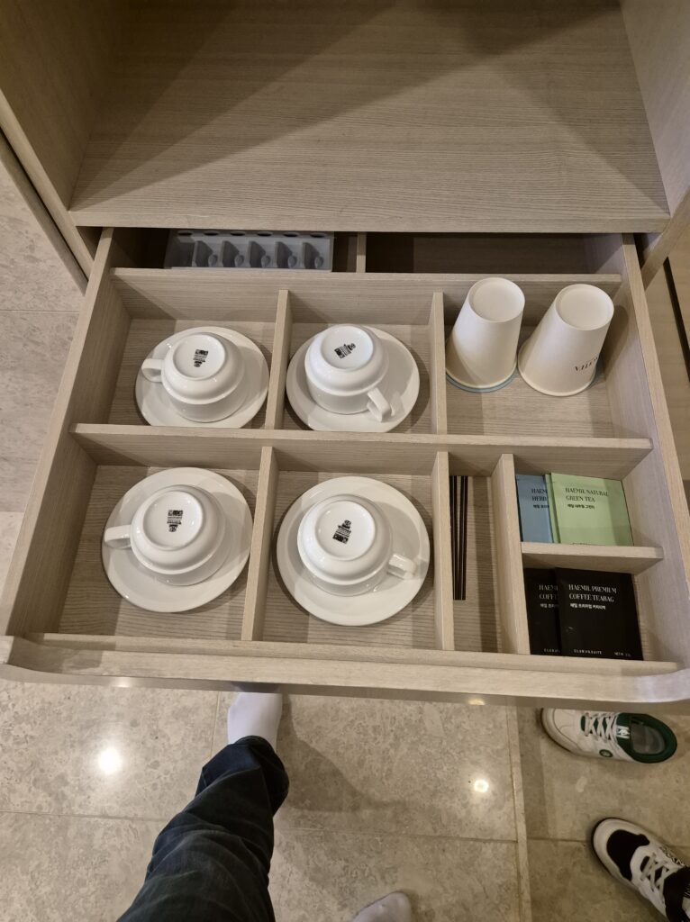 여수 호텔 깔라까따 영스위트 커피잔