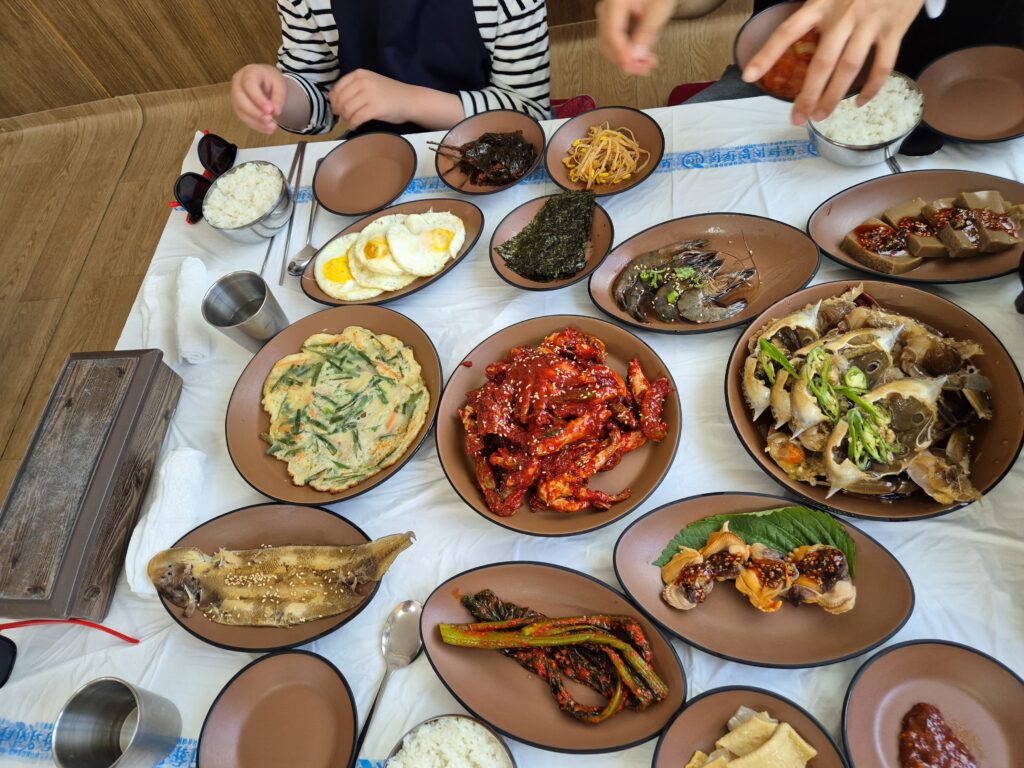 여수 맛집 석천식당 불고기 게장백반 먹방 시작
