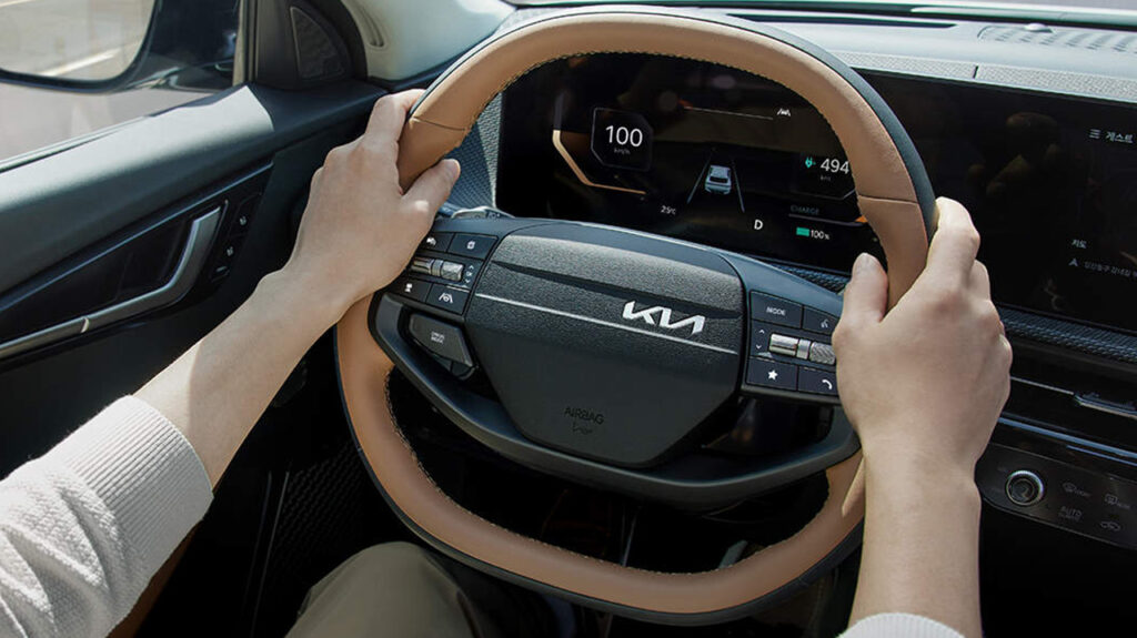 기아 ev6 2026년형토피브라운 핸들