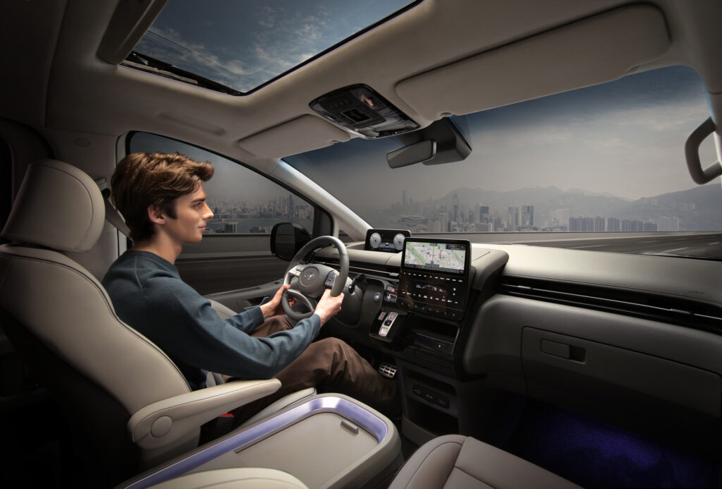 스타리아 리콜 2025년형 모델 실내 1열 사진