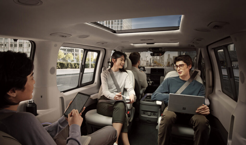 스타리아 리콜 2024년형 모델 실내 2열 사진