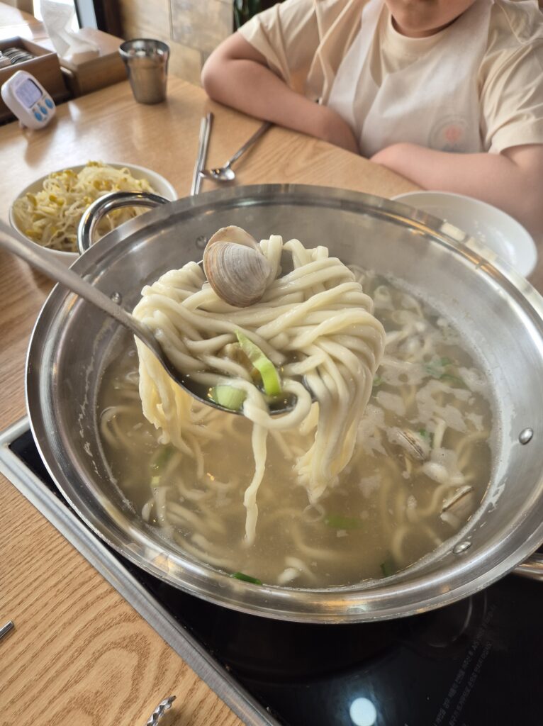 10분후 조리완료됨 물총칼국수