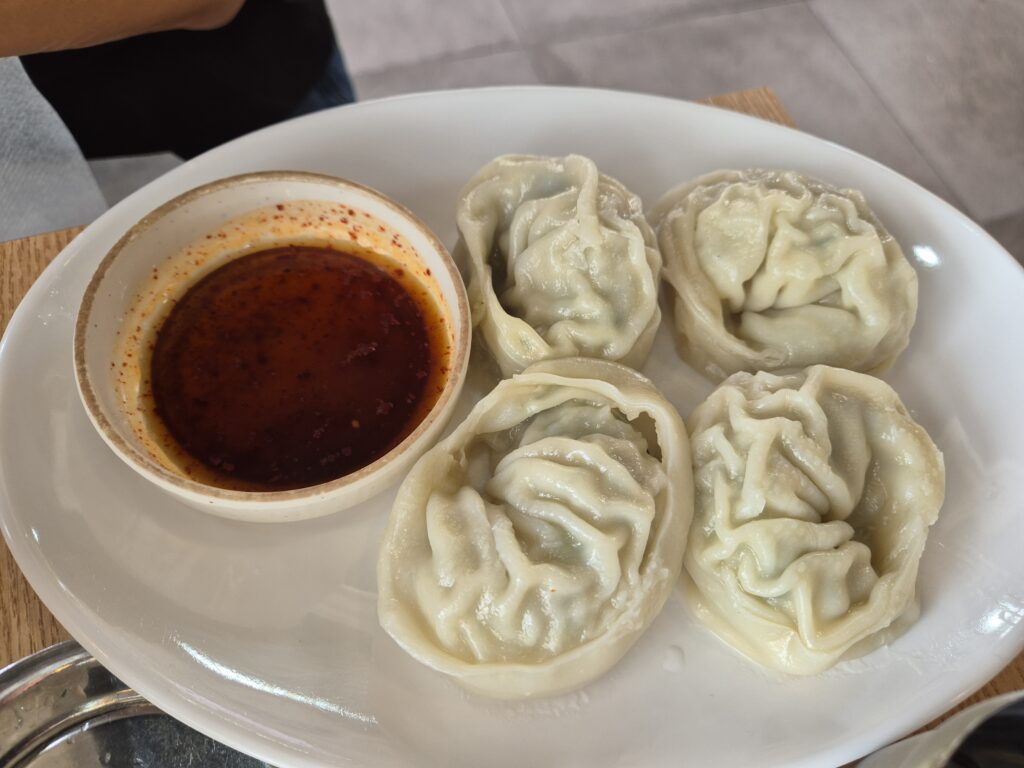 관저동 온천 칼국수만두 1접시