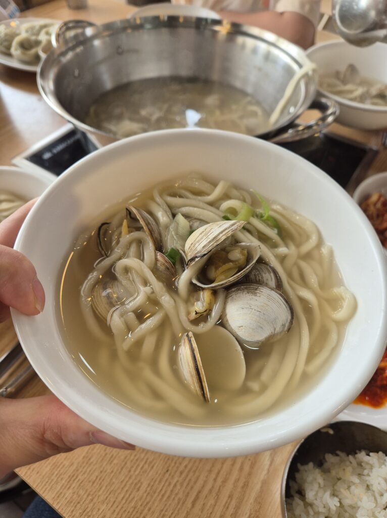 시원한 관저동 온천 물총 칼국수