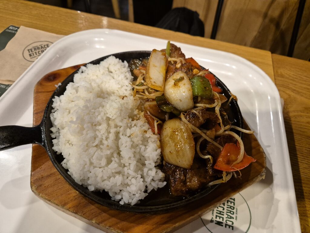테라스키친 스테이크 덮밥