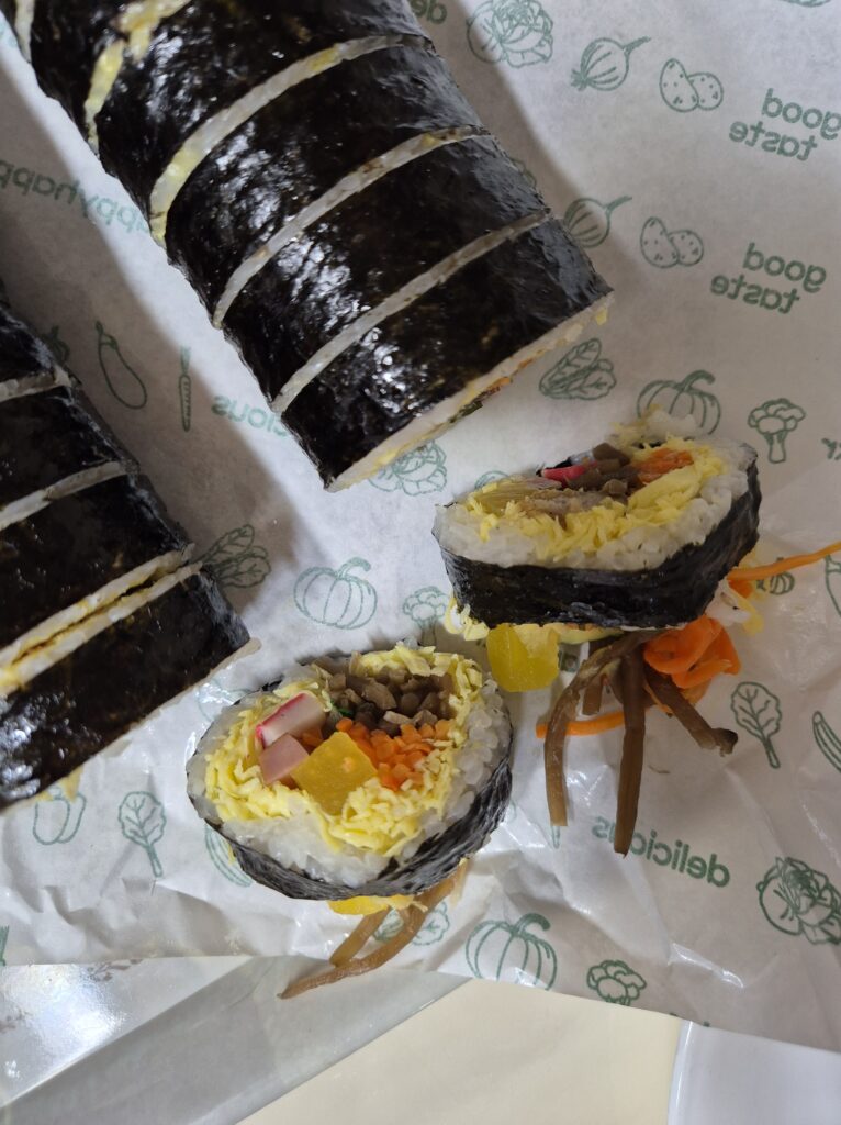 계란이 꽉차게 들어가서 맛있다.