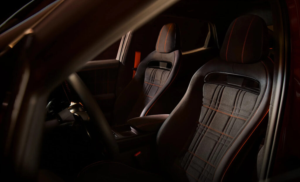 제네시스 GV60 마그마 2026년형 실내 1열 시트 사진