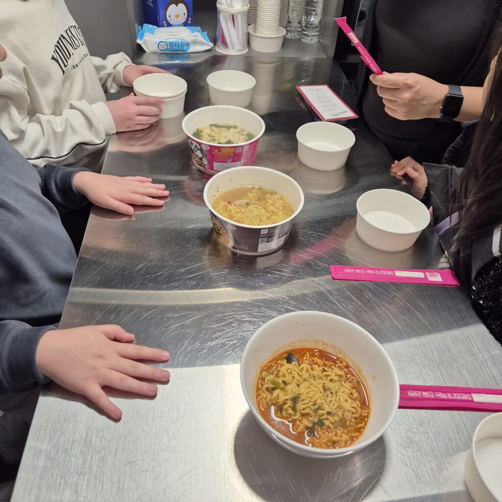 라면 시식타임 아래부터 오징어라면, 장인라면, 푸디버디 라면