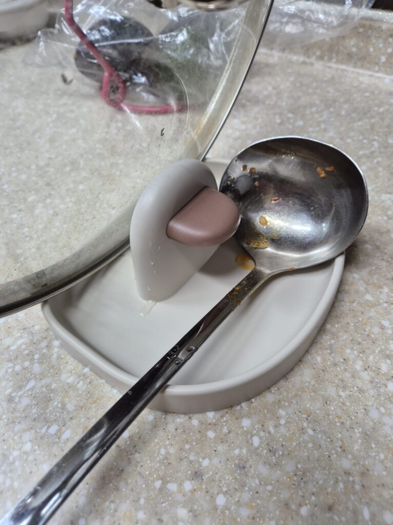 국자 놓기도 편함.