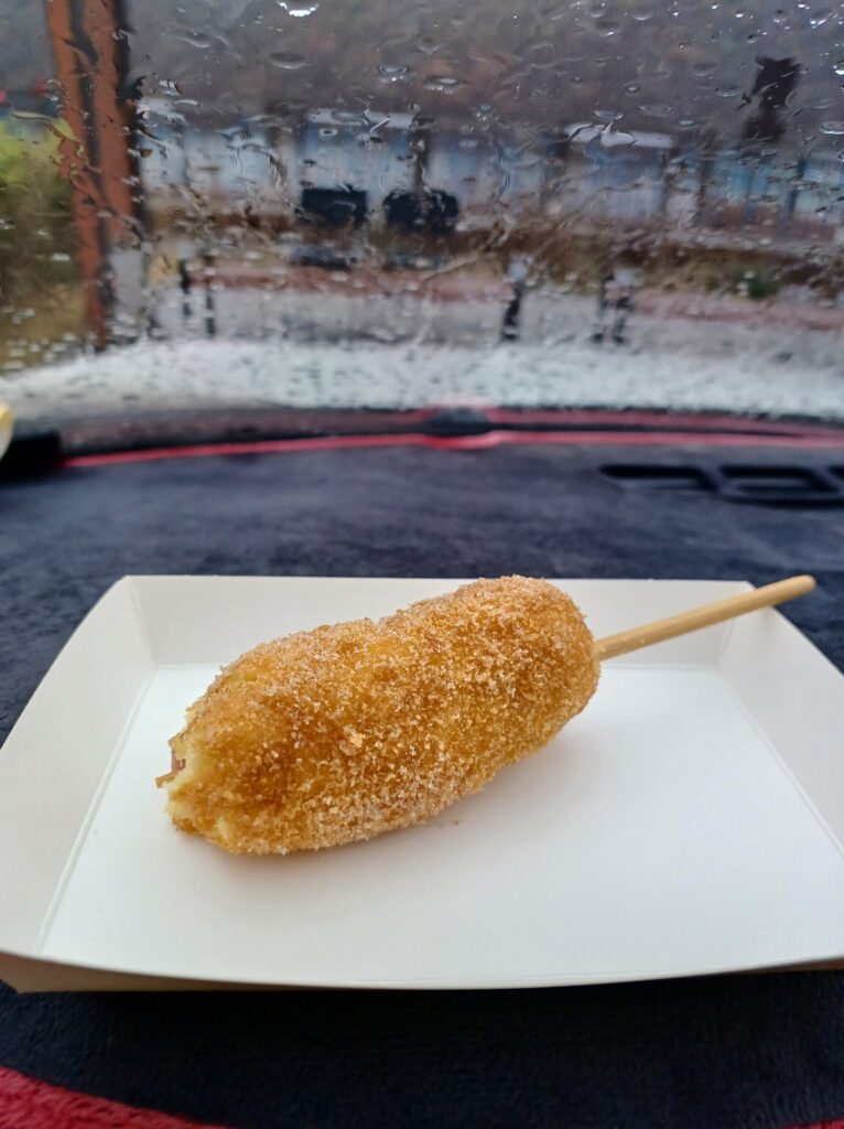 원내동 핫도그는 맛최고찹쌀도나스 가게에서 사서 드세요.