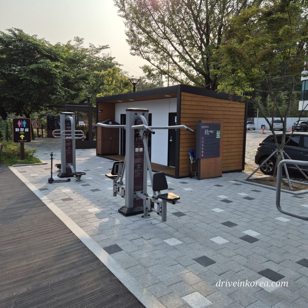 방동저수지 화장실