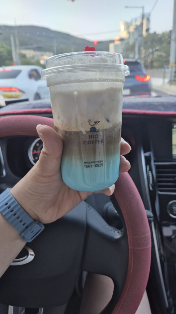 생긴것도 이쁜데..맛도 훌륭함! 하이오커피 바다소금라떼