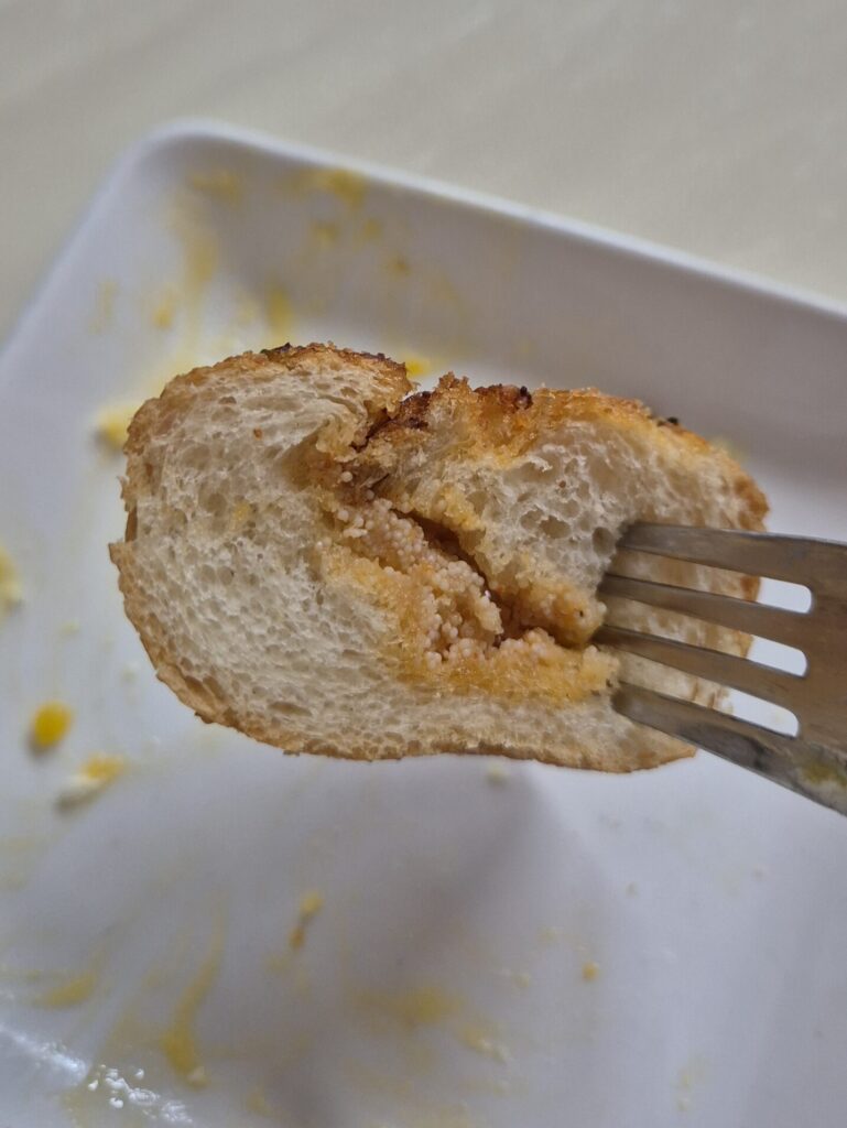 성심당 명란바게트 단면