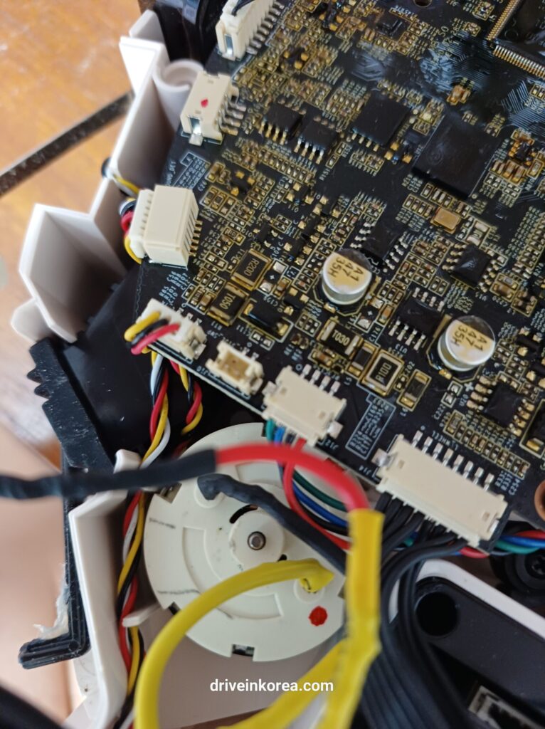 레노버로봇청소기 사이드브러시 모터와 로봇청소기 기판