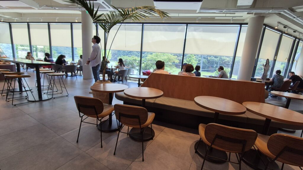 방동 파스쿠치 2층매장