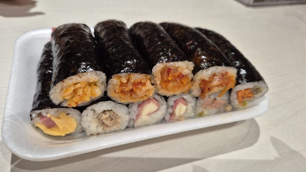 속초시장 윤현꼬마김밥 10줄 1만원
