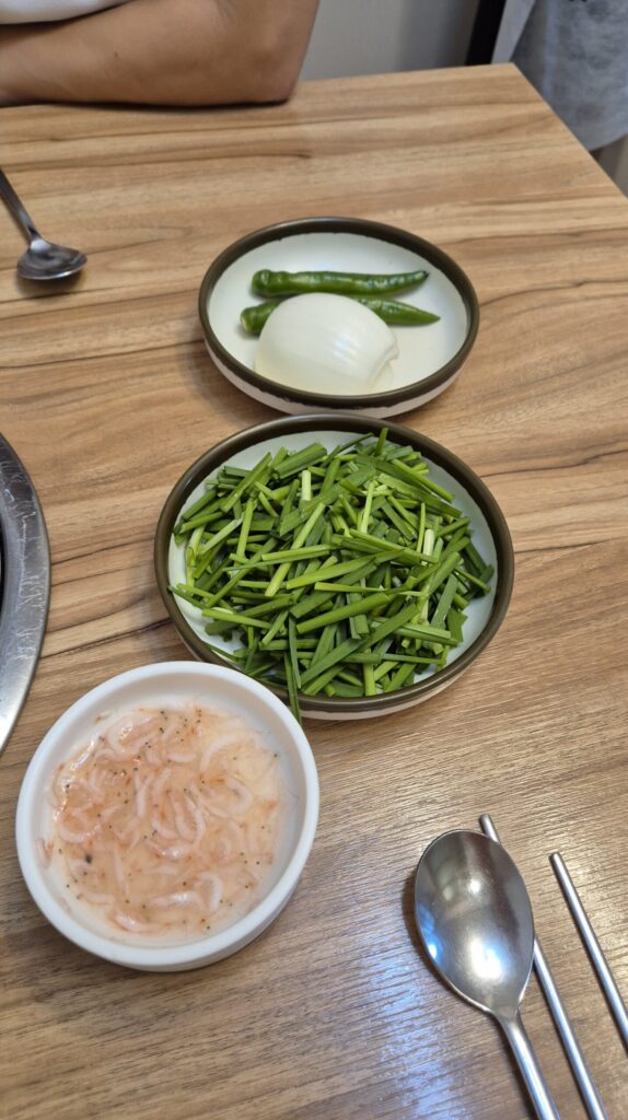 계룡시 맛집 신토불이 병천순대 새우젓, 부추, 땡초, 양파