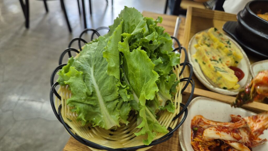 고기는 쌈싸먹어야쥐!