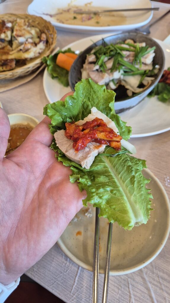 동죽이네에서 압도적으로 맛있는 보쌈