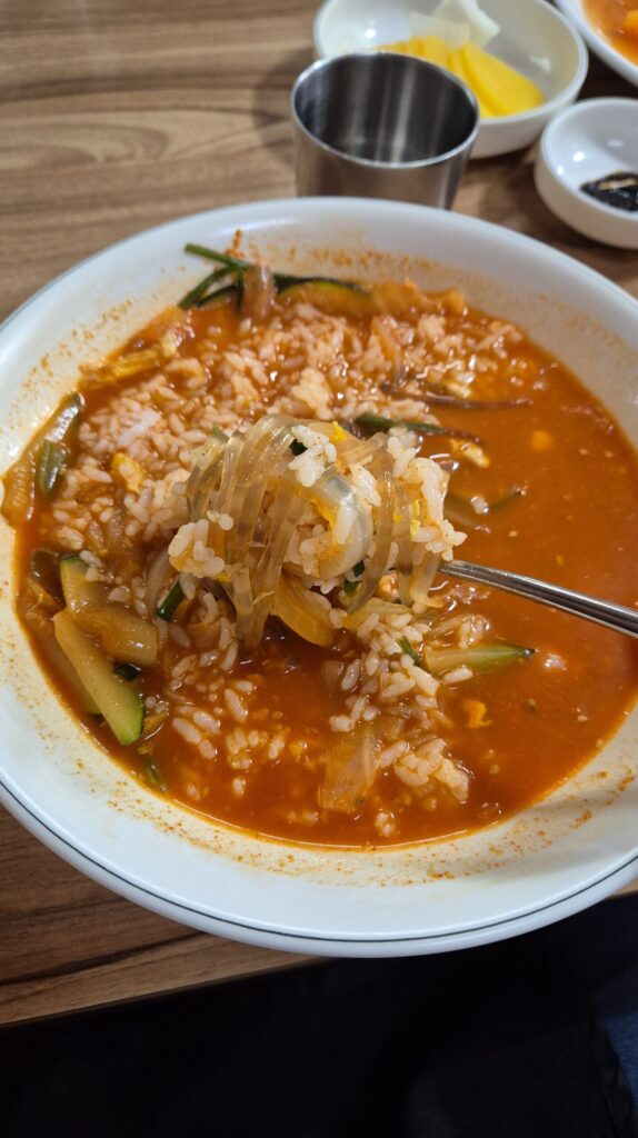 여기는 짬뽕밥이 정말 맛있음. IN 흑룡강