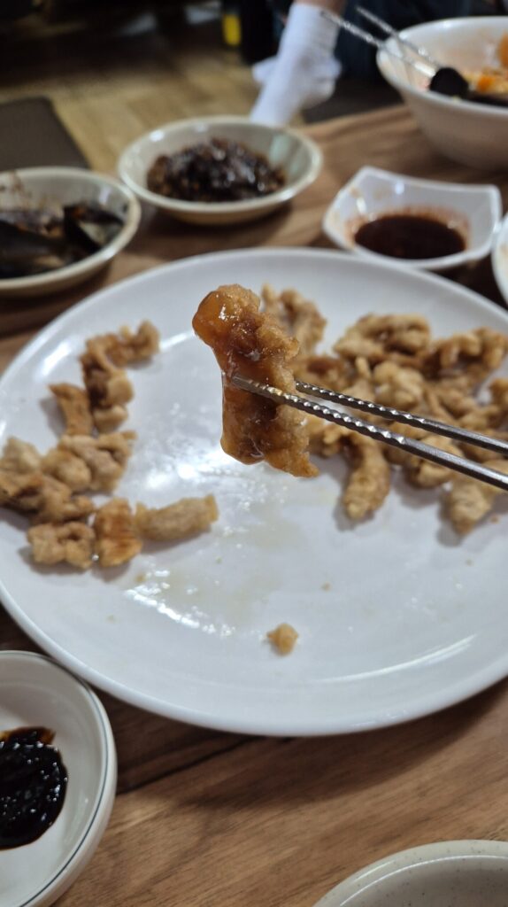 탕수육도 타 중국집 대비 튀김옷이 얇고 겉바속초라서 맛있었음.