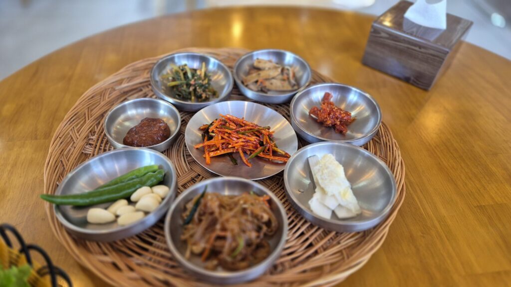 한멘뚝배기 밑반찬